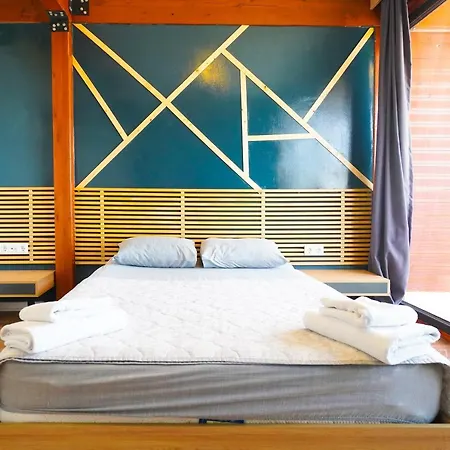 Qcunda Hotell Ayvalı