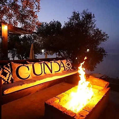 Hotel Qcunda *