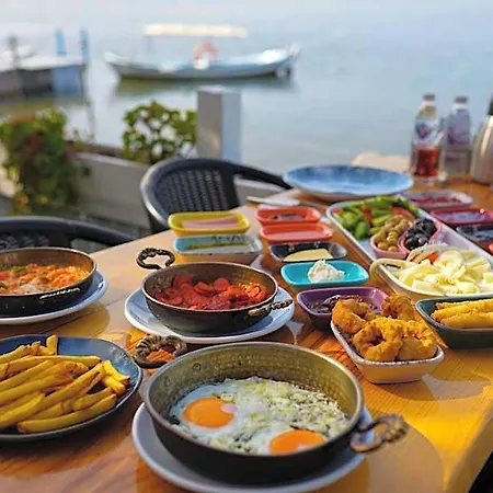 Hotel Qcunda Ayvalı