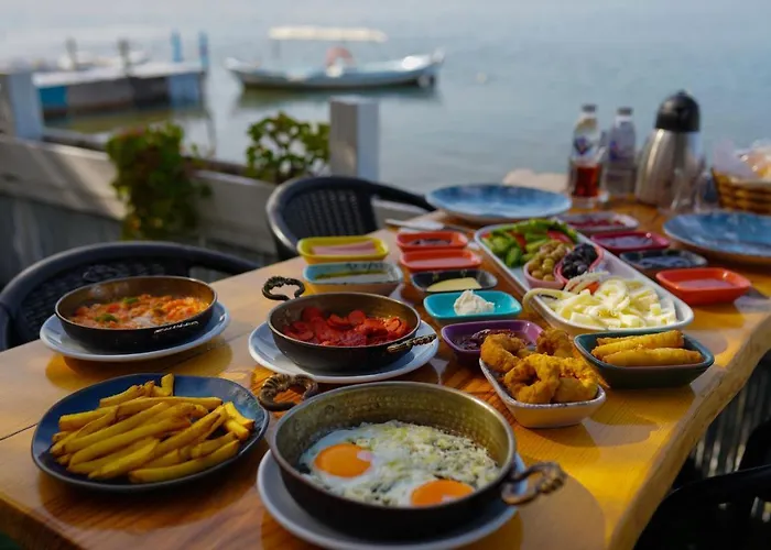 Qcunda Ξενοδοχείο *