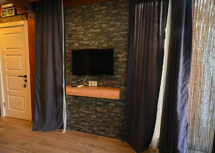 Qcunda Ξενοδοχείο *